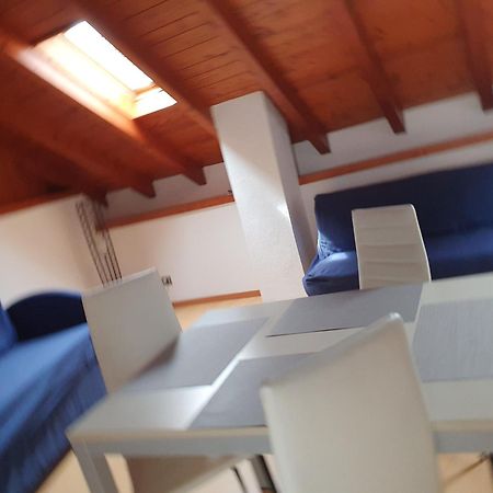 Appartamenti Vacanze E Camere Roccetta Fiorita Pettenasco Cameră foto