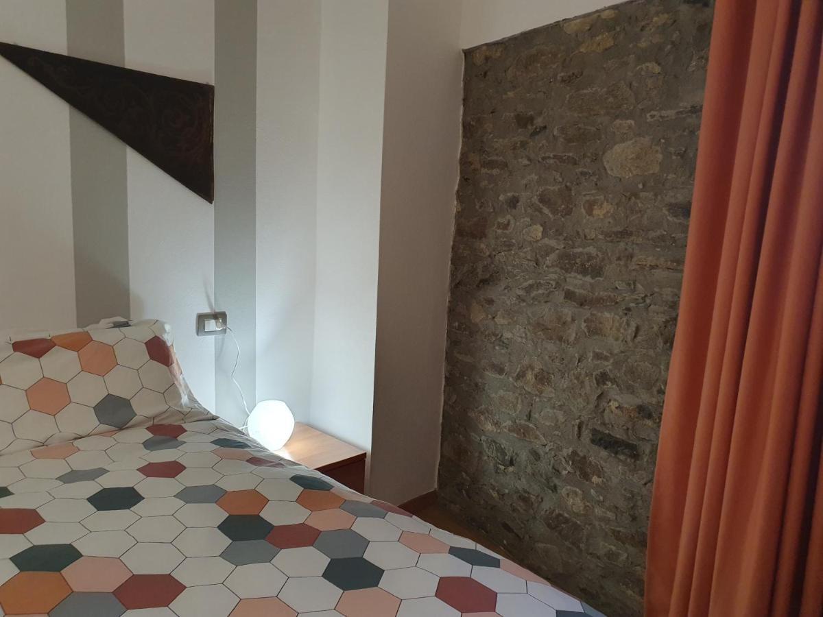 Appartamenti Vacanze E Camere Roccetta Fiorita Pettenasco Cameră foto