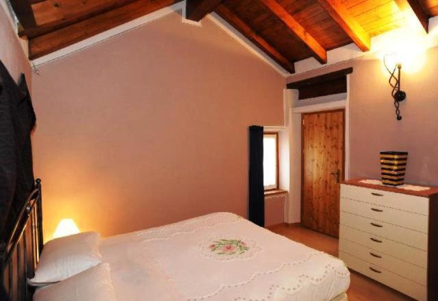 Appartamenti Vacanze E Camere Roccetta Fiorita Pettenasco Exterior foto
