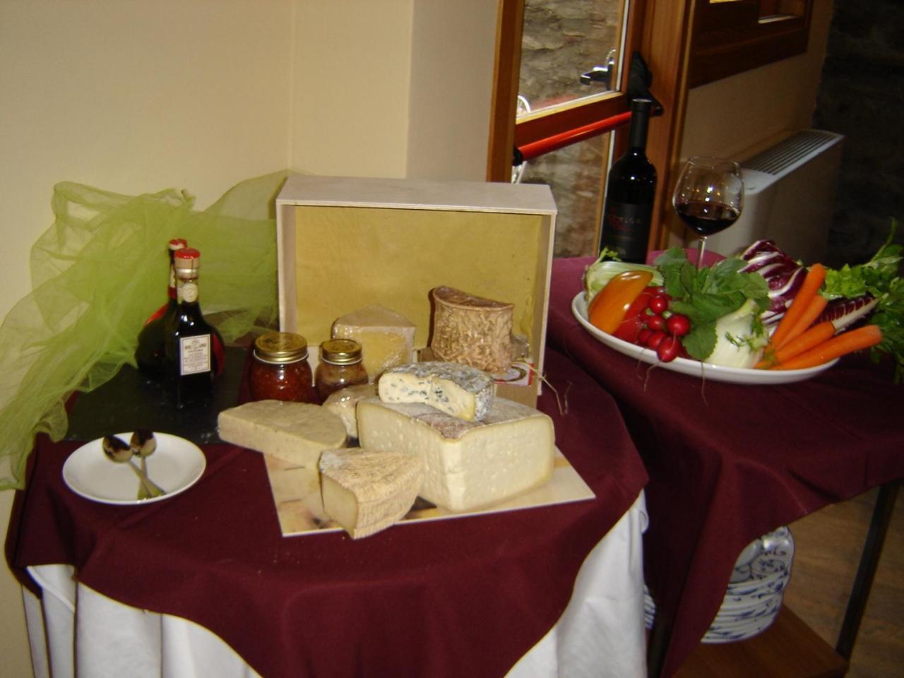 Appartamenti Vacanze E Camere Roccetta Fiorita Pettenasco Exterior foto