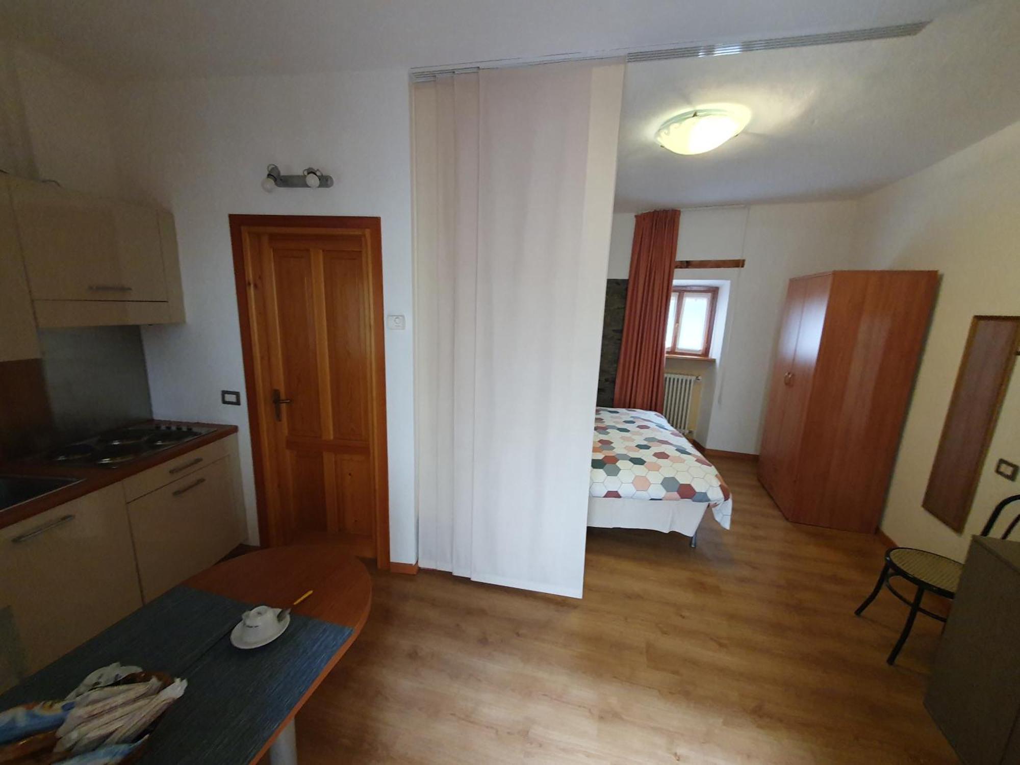 Appartamenti Vacanze E Camere Roccetta Fiorita Pettenasco Cameră foto