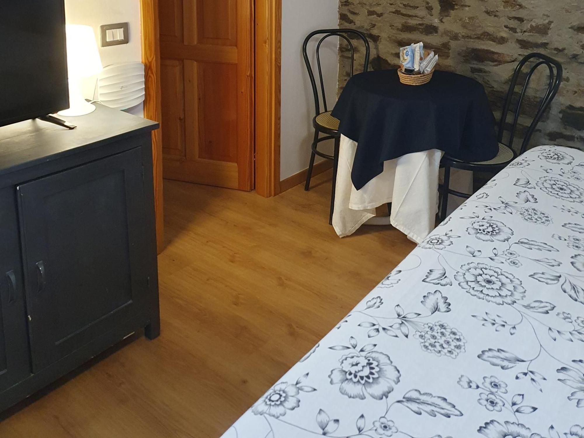 Appartamenti Vacanze E Camere Roccetta Fiorita Pettenasco Cameră foto